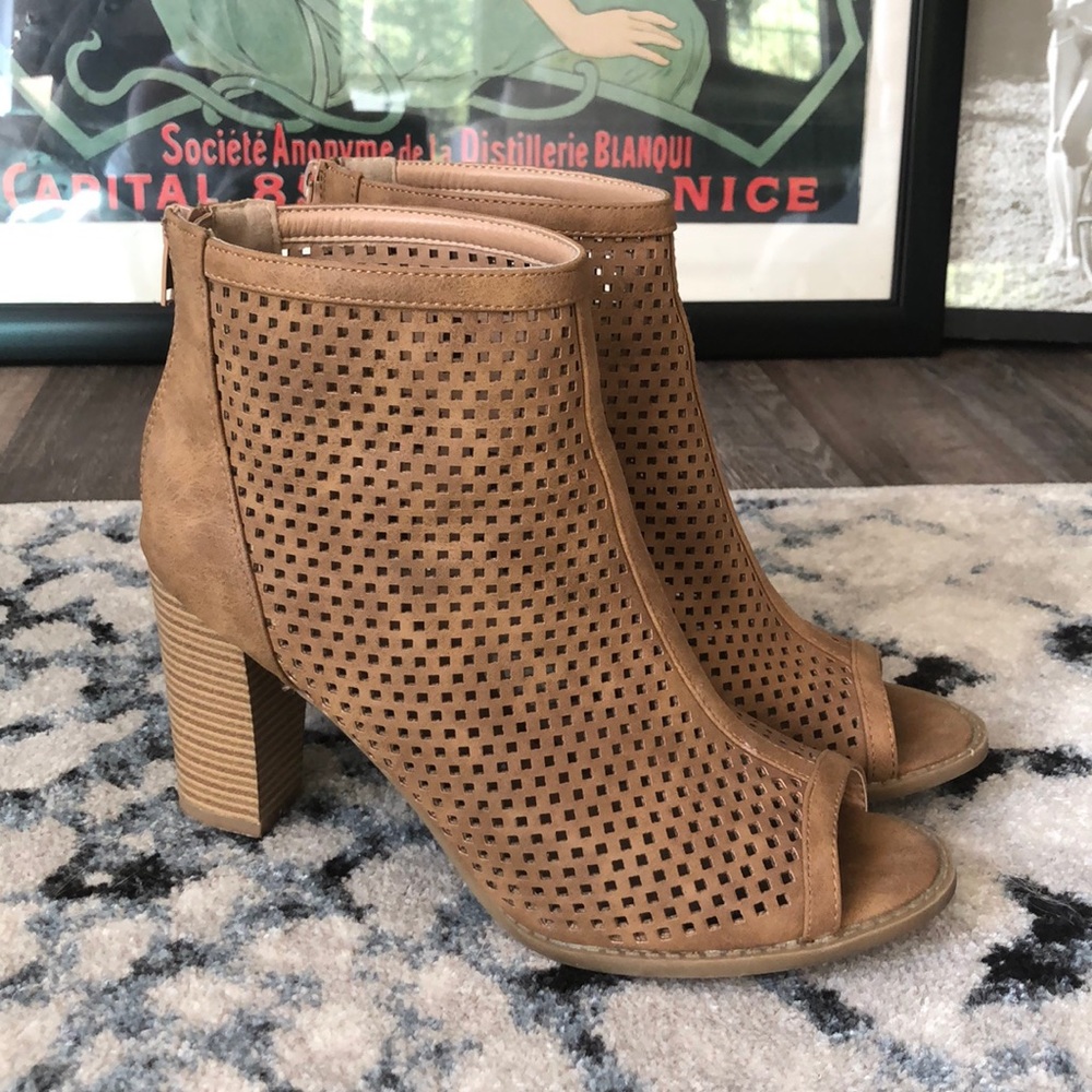 Report perforated peep toe booties Size 8.5